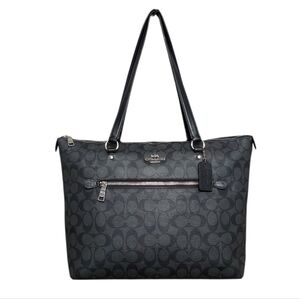 Coach Signature Gallery Zip Tote Gently Loved No. 79609